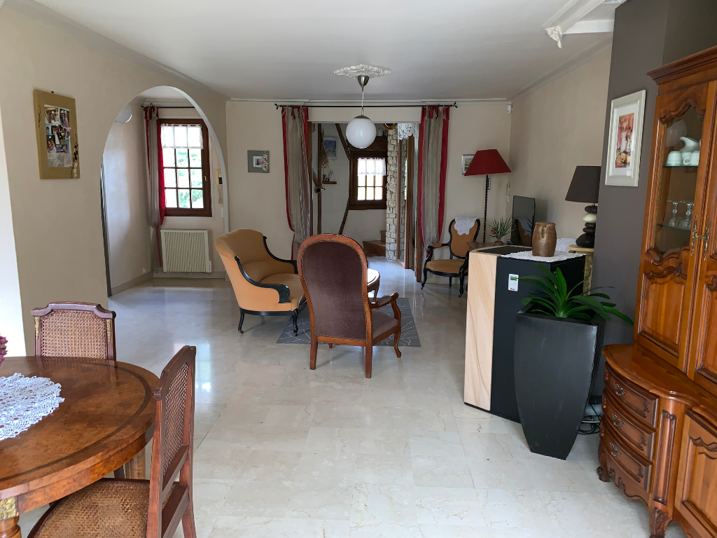 Maison T9 à Pleumeleuc