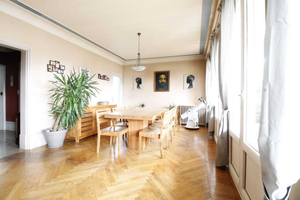 Maison T12 à Saint erblon