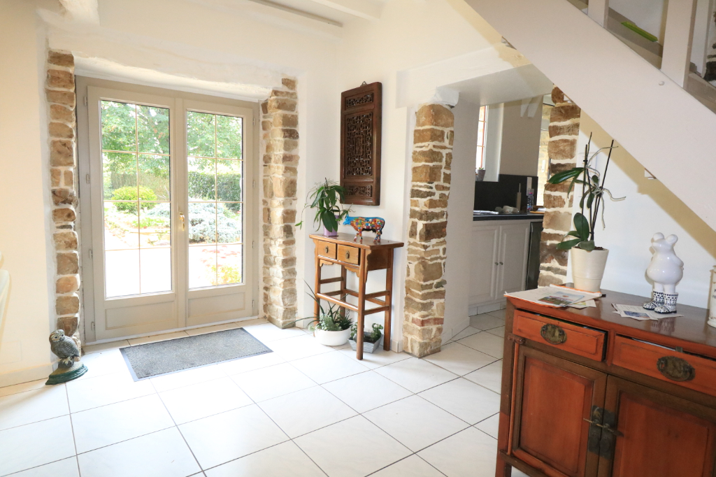 Maison T7 à Bourg des comptes