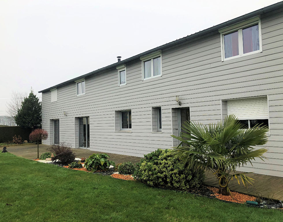 Maison T9 à Illifaut