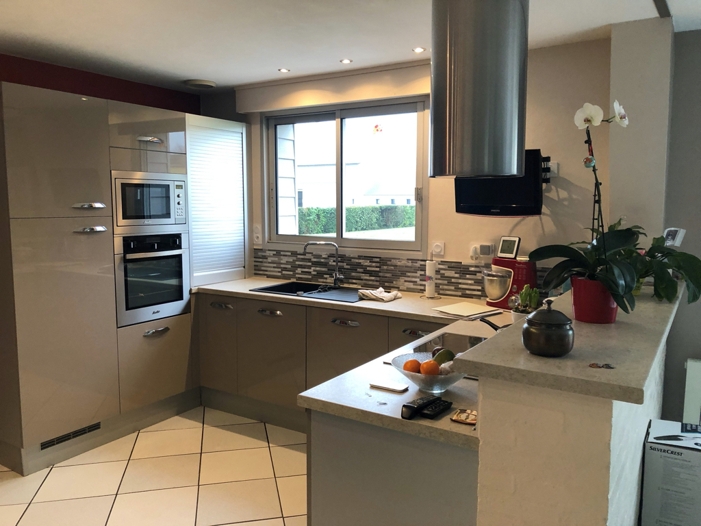 Maison T9 à Illifaut