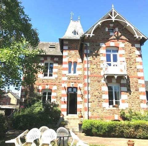 Maison T12 à Fougeres