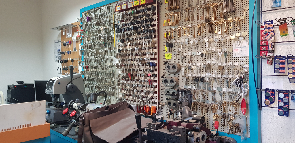 Photo Murs et Fonds de commerce Rennes - couture, pressing aqua, cordonnerie, serrurerie image 6/6