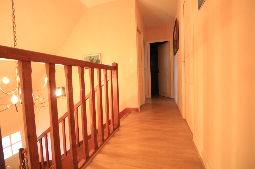 Maison T7 à Chartres de bretagne