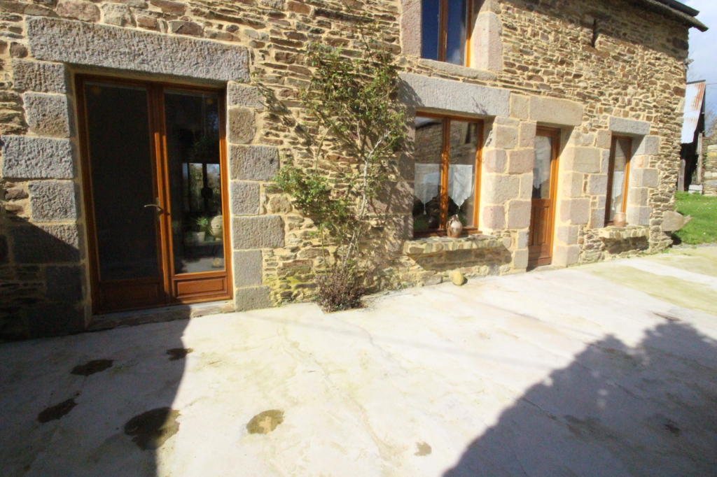 Maison T8 à Bazouges la perouse