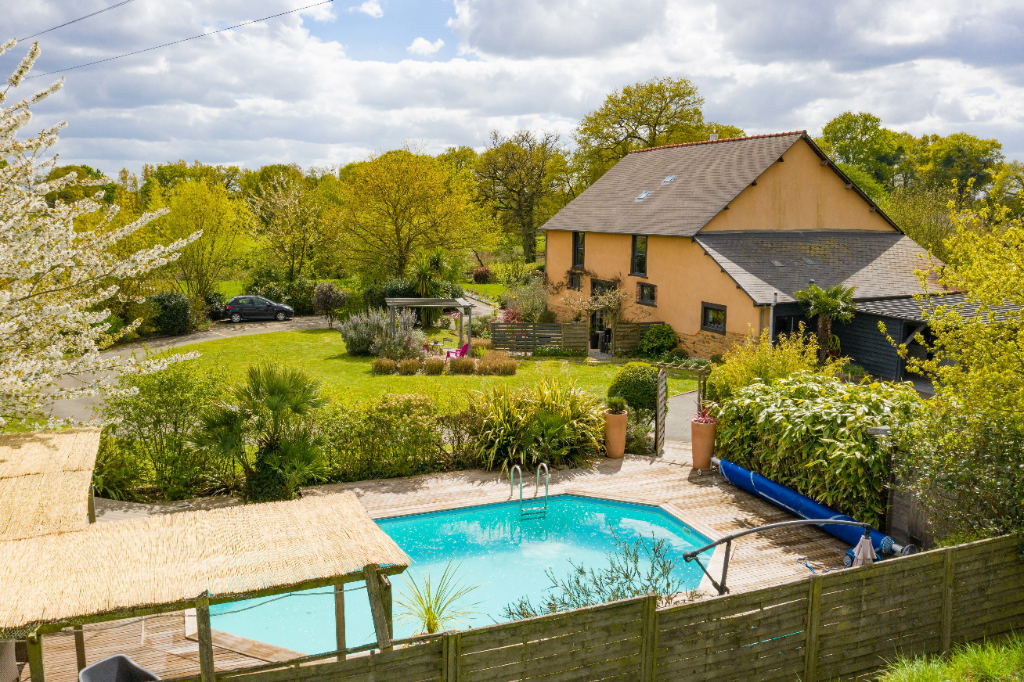 Maison T8 à Acigne