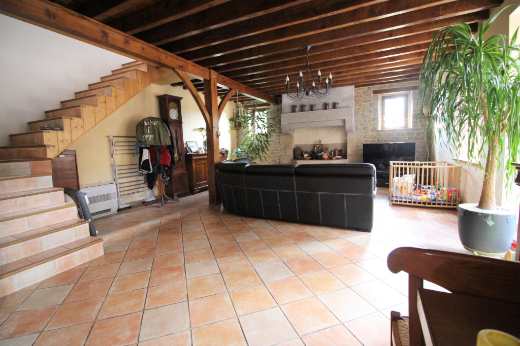 Maison T6 à Maen roch