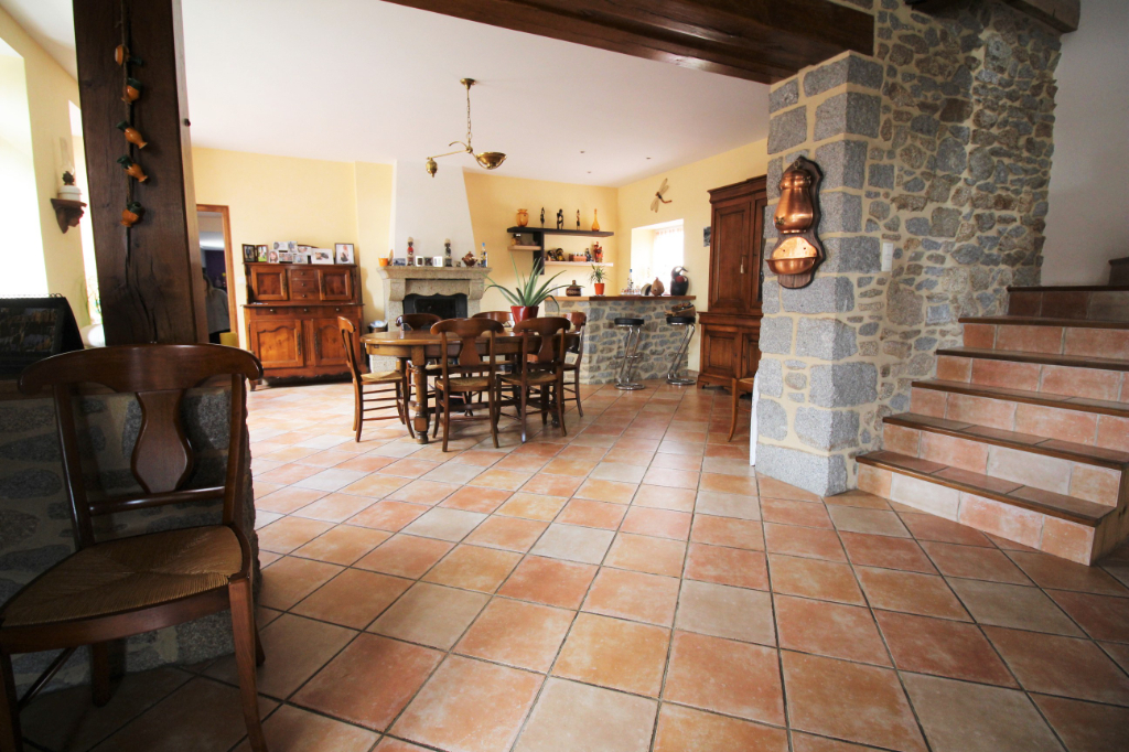 Maison T6 à Maen roch