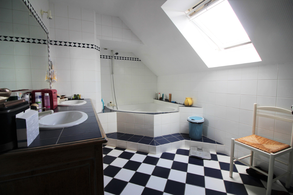 Maison T6 à Maen roch