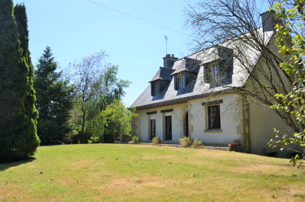 Maison T7 à Illifaut