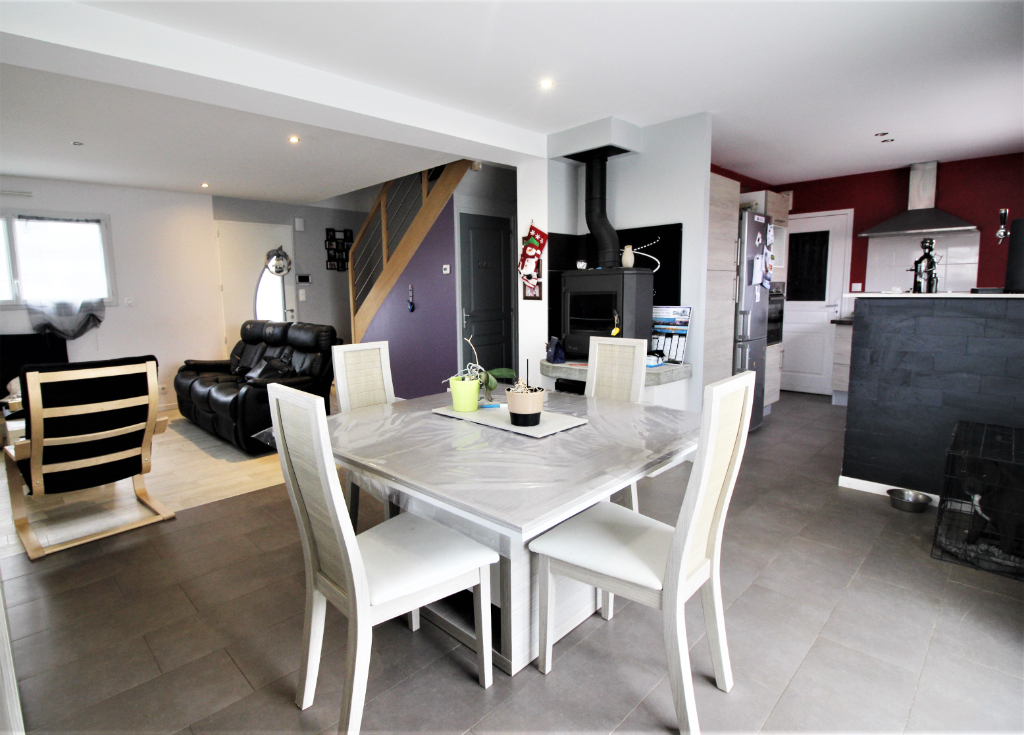 Maison T5 à Sens de bretagne