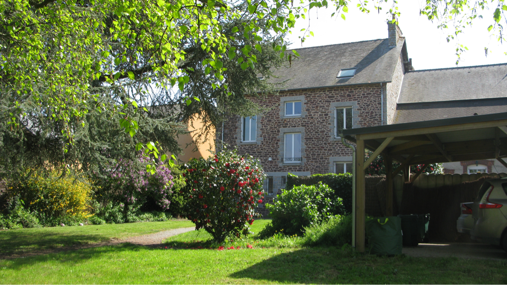 Maison T9 à Boisgervilly