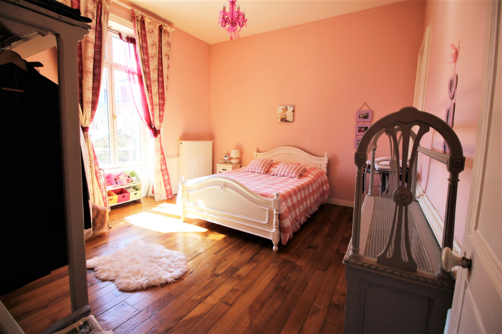 Maison T10 à Fougeres