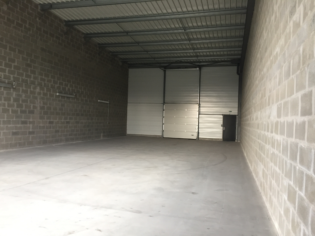 Local d'activité à Brece