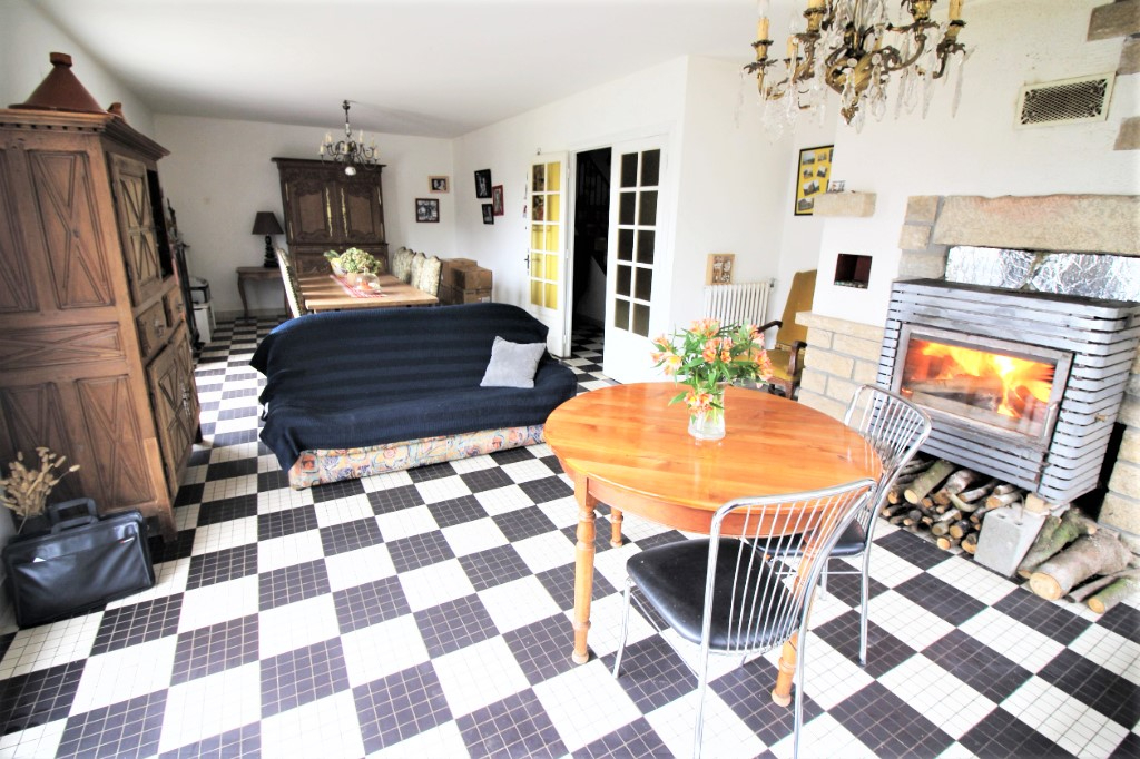 Maison T7 à Sens de bretagne