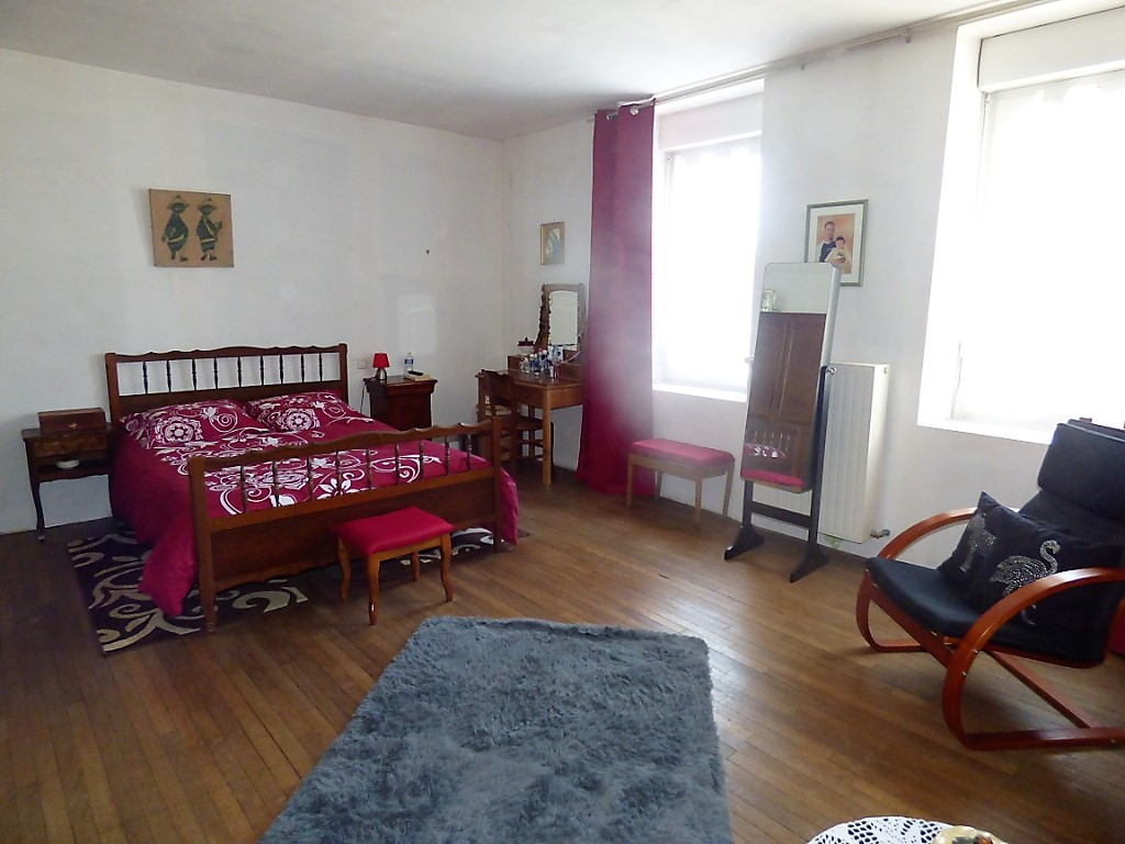 Maison T6 à Villepot