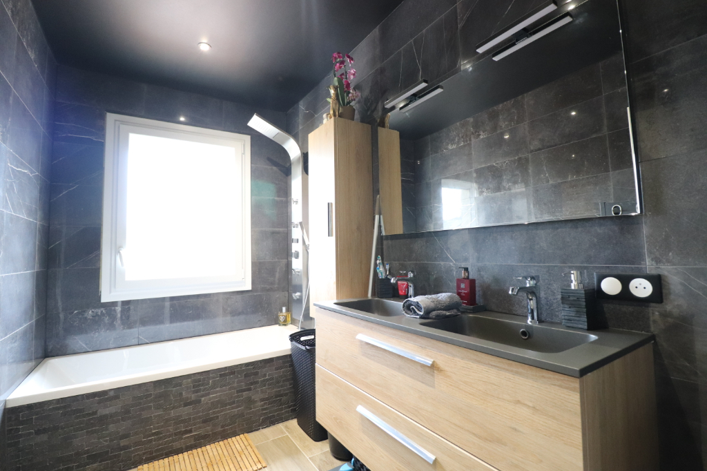 Local commercial à Romille