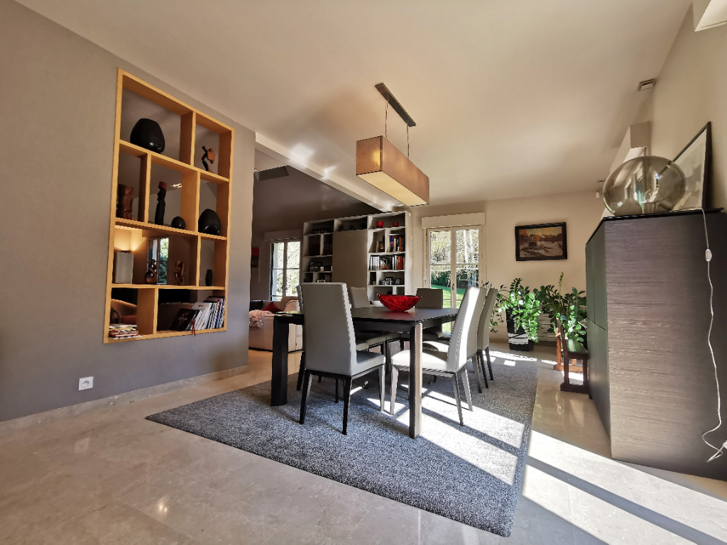 Maison T9 à Thorigne fouillard
