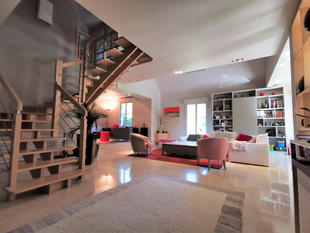 Maison T9 à Thorigne fouillard