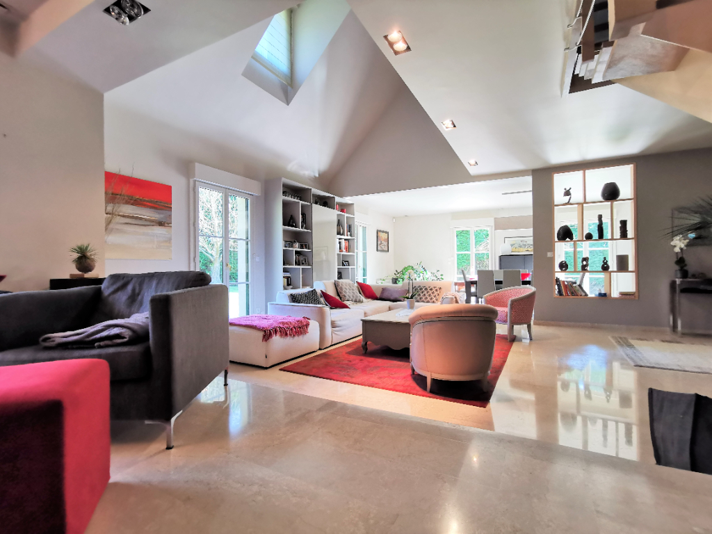 Maison T9 à Thorigne fouillard