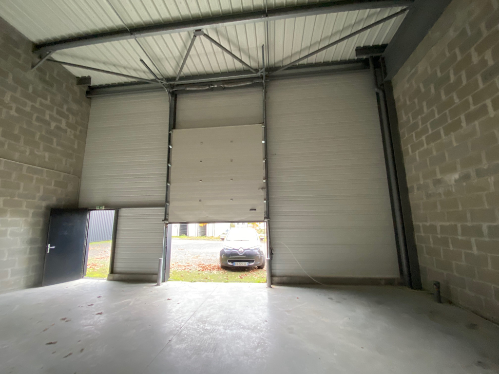 Local d'activité à Brece