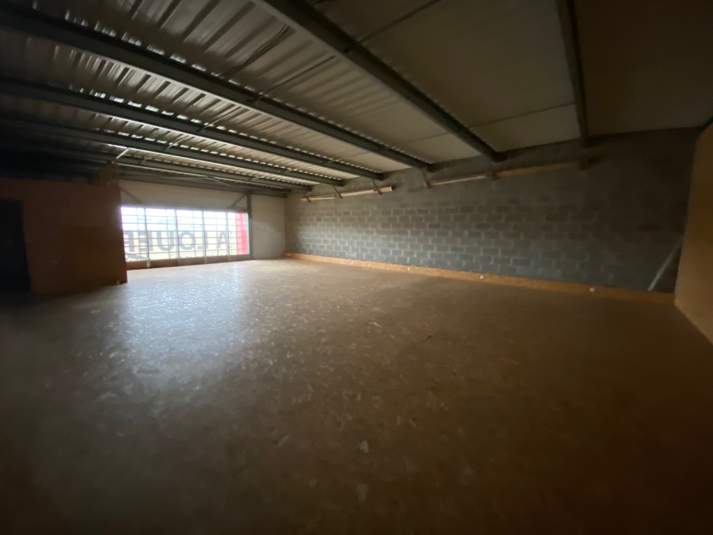 Local d'activité à Brece