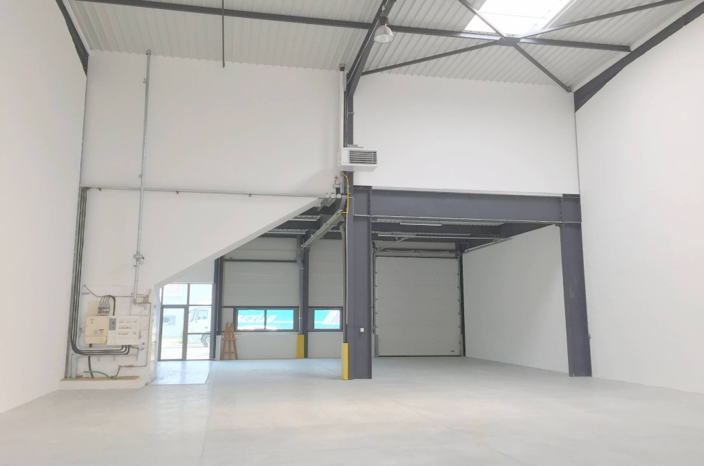 Local d'activité à Brece