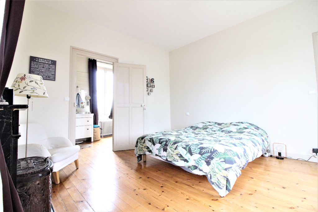 Maison T8 à Saint michel de la roe