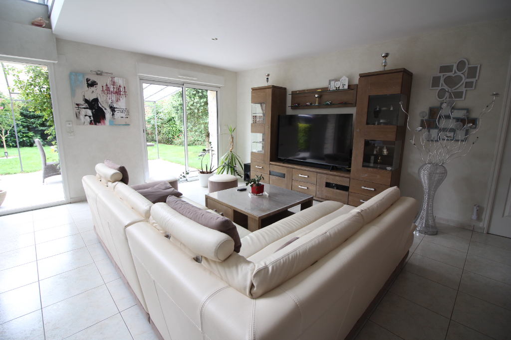 Maison T8 à Laval