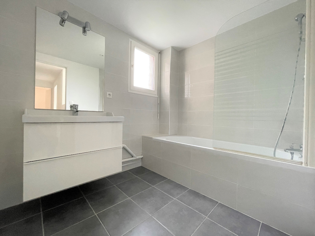 Appartement T3 à Montfort sur meu