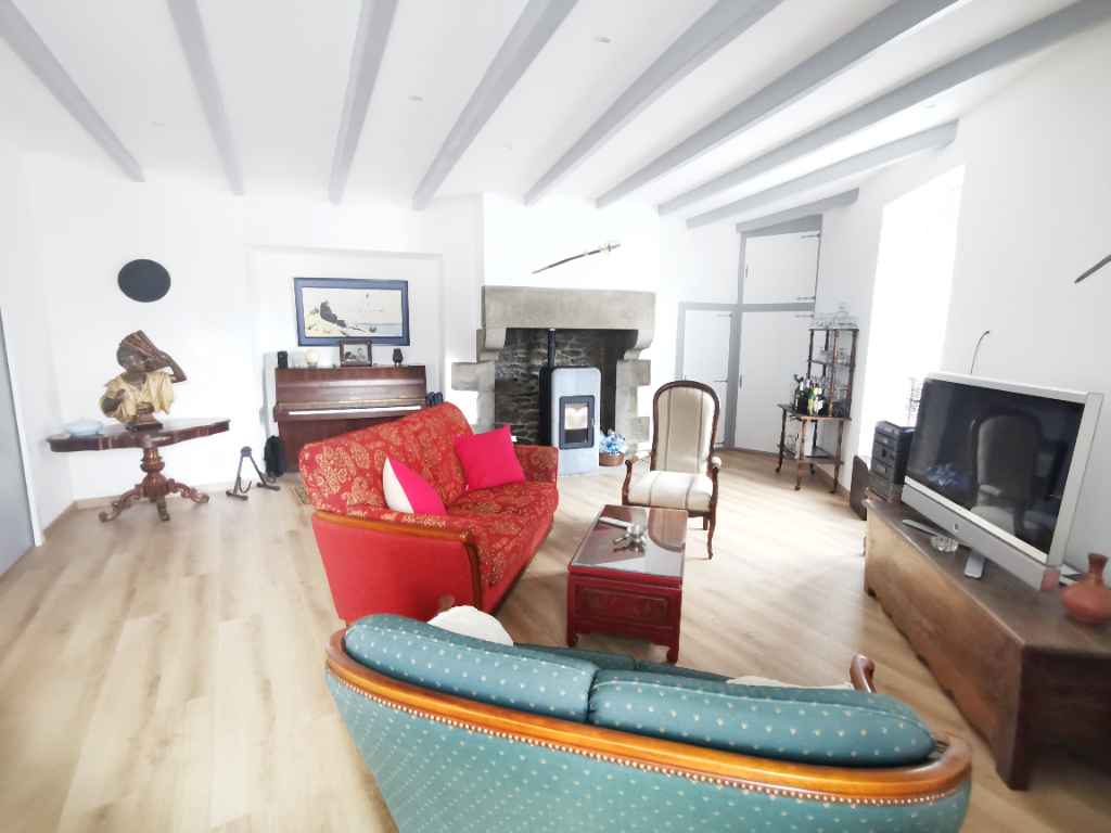Maison T6 à Mesnil roc'h