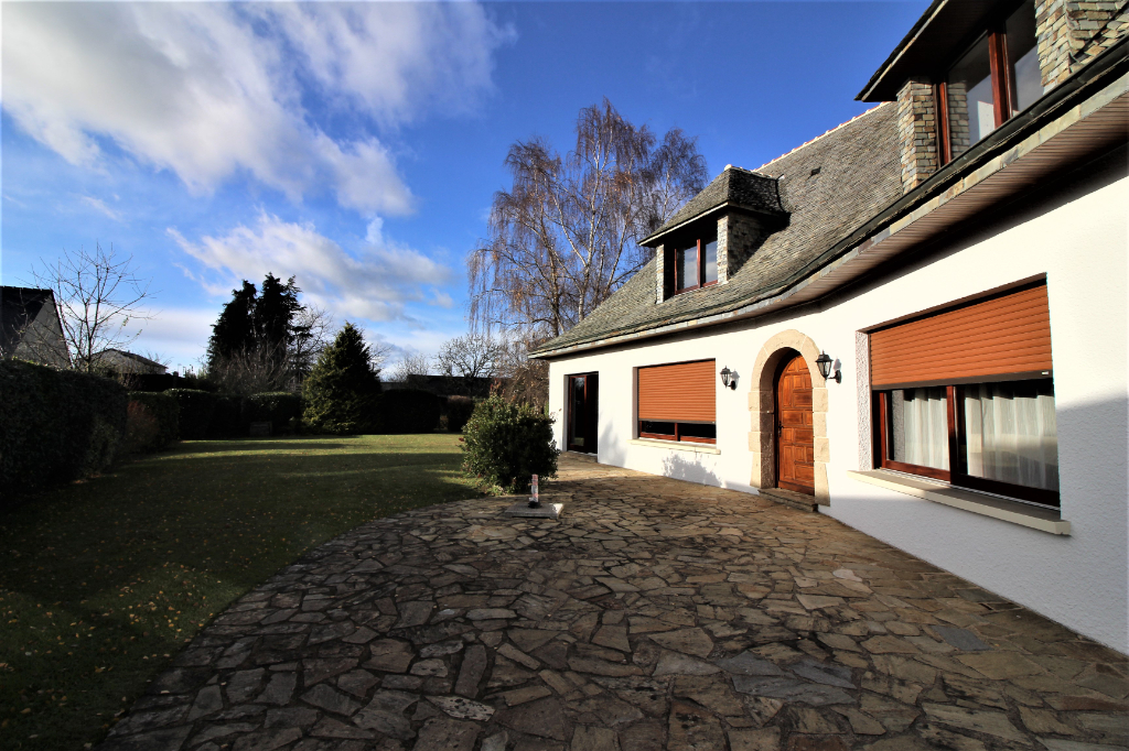 Maison T8 à Chateaubourg