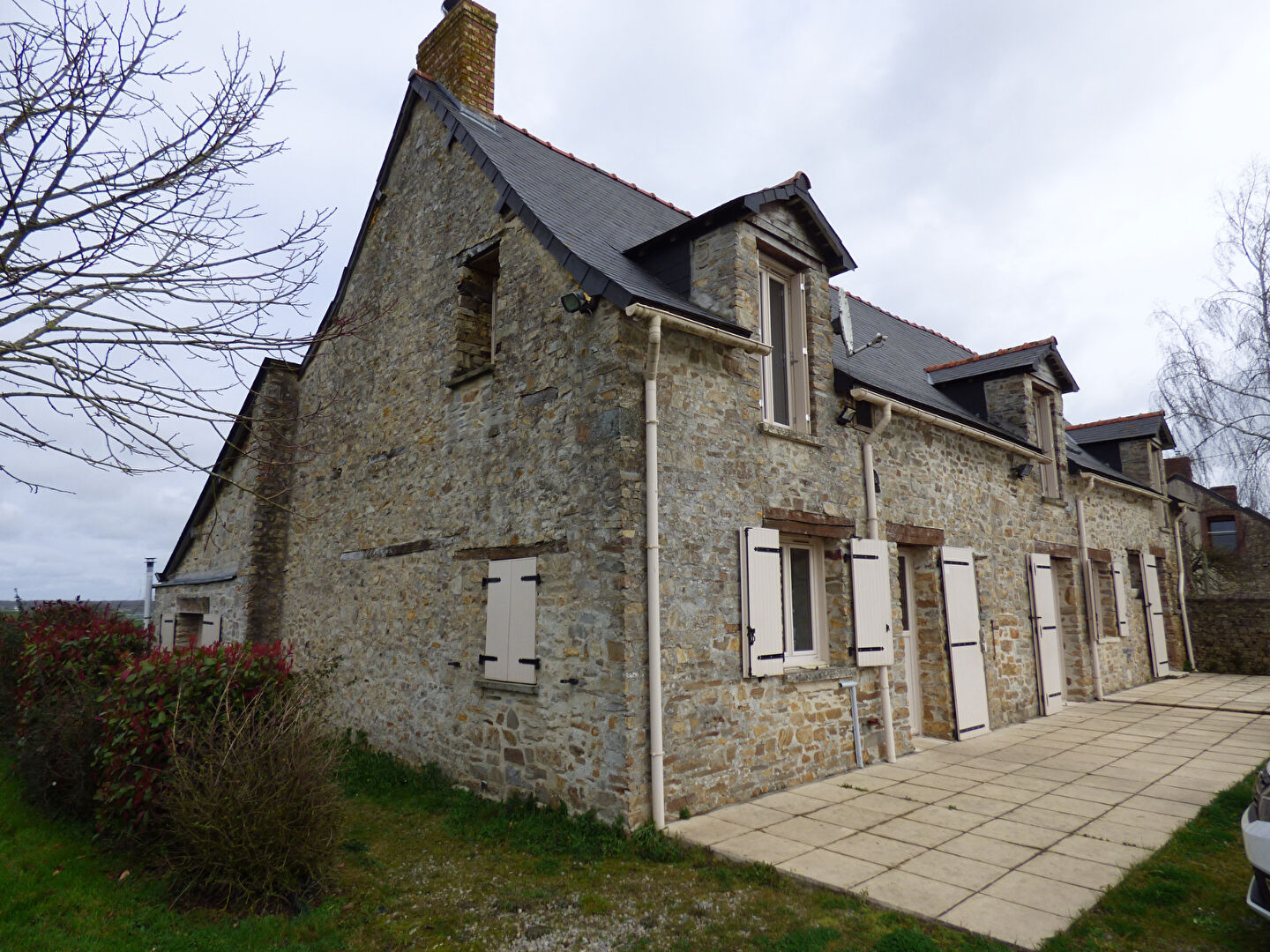 Maison T10 à Villepot