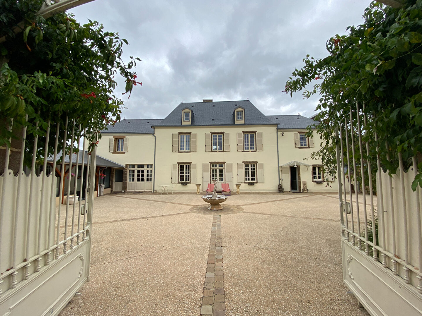 Maison T10 à La bazoge