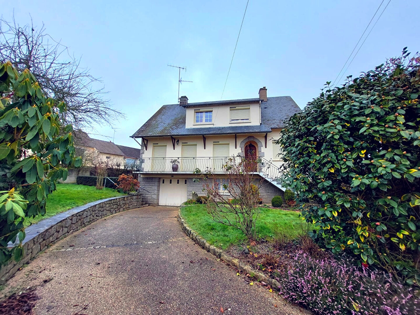 Maison T8 à Ernee