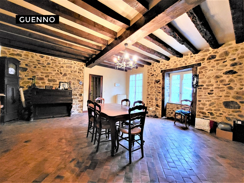 Maison T10 à La chapelle chaussee