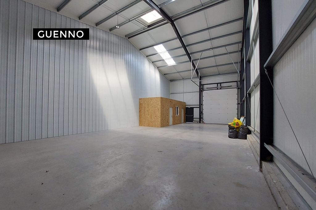 Entrepôt/local industriel à Breal sous montfort