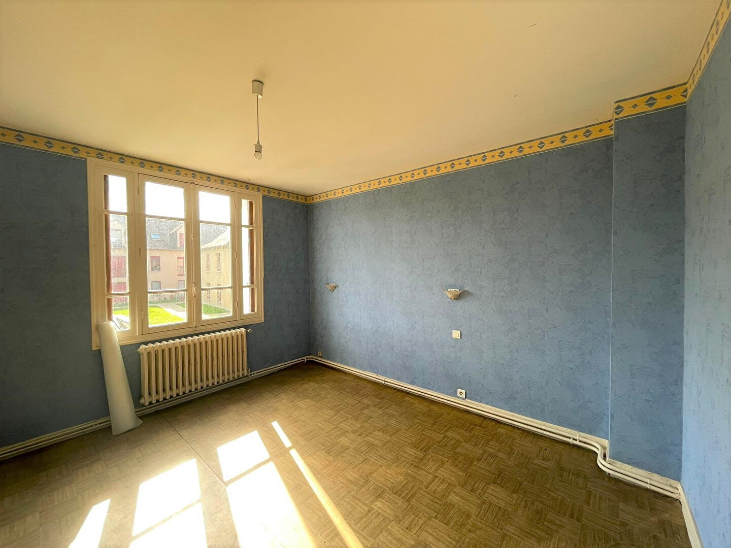 Maison T6 à Montfort sur meu