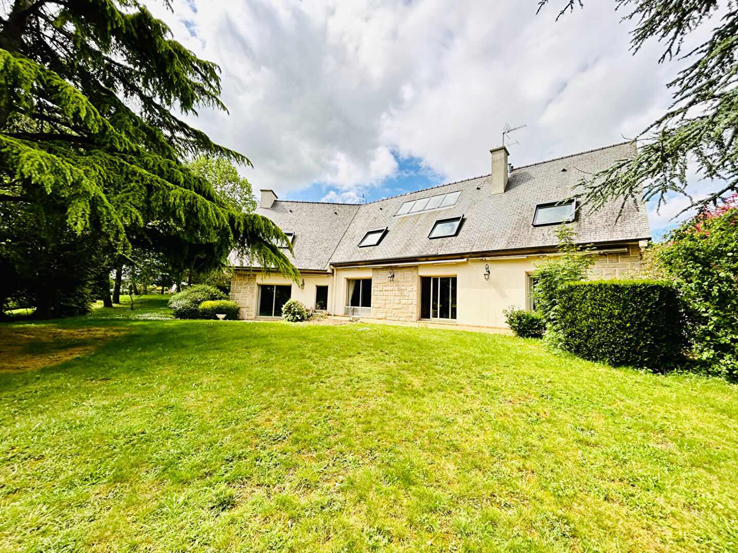 Maison T9 à Caulnes