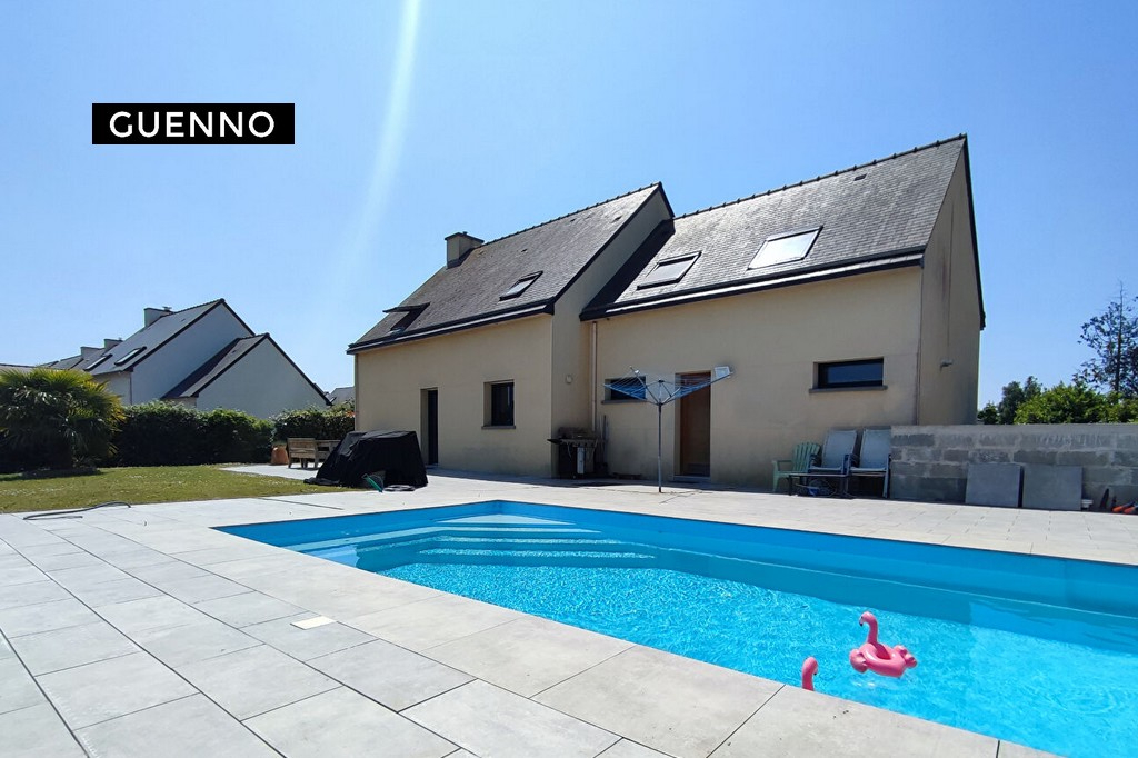 Maison T6 à Irodouer