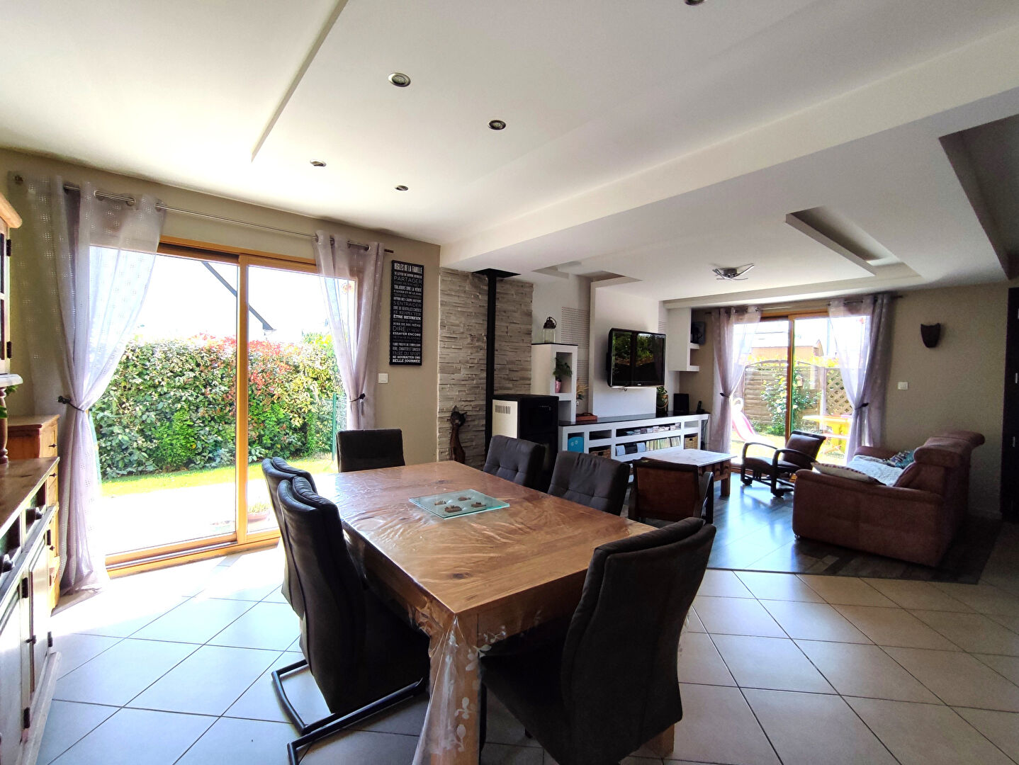 Maison T6 à Irodouer