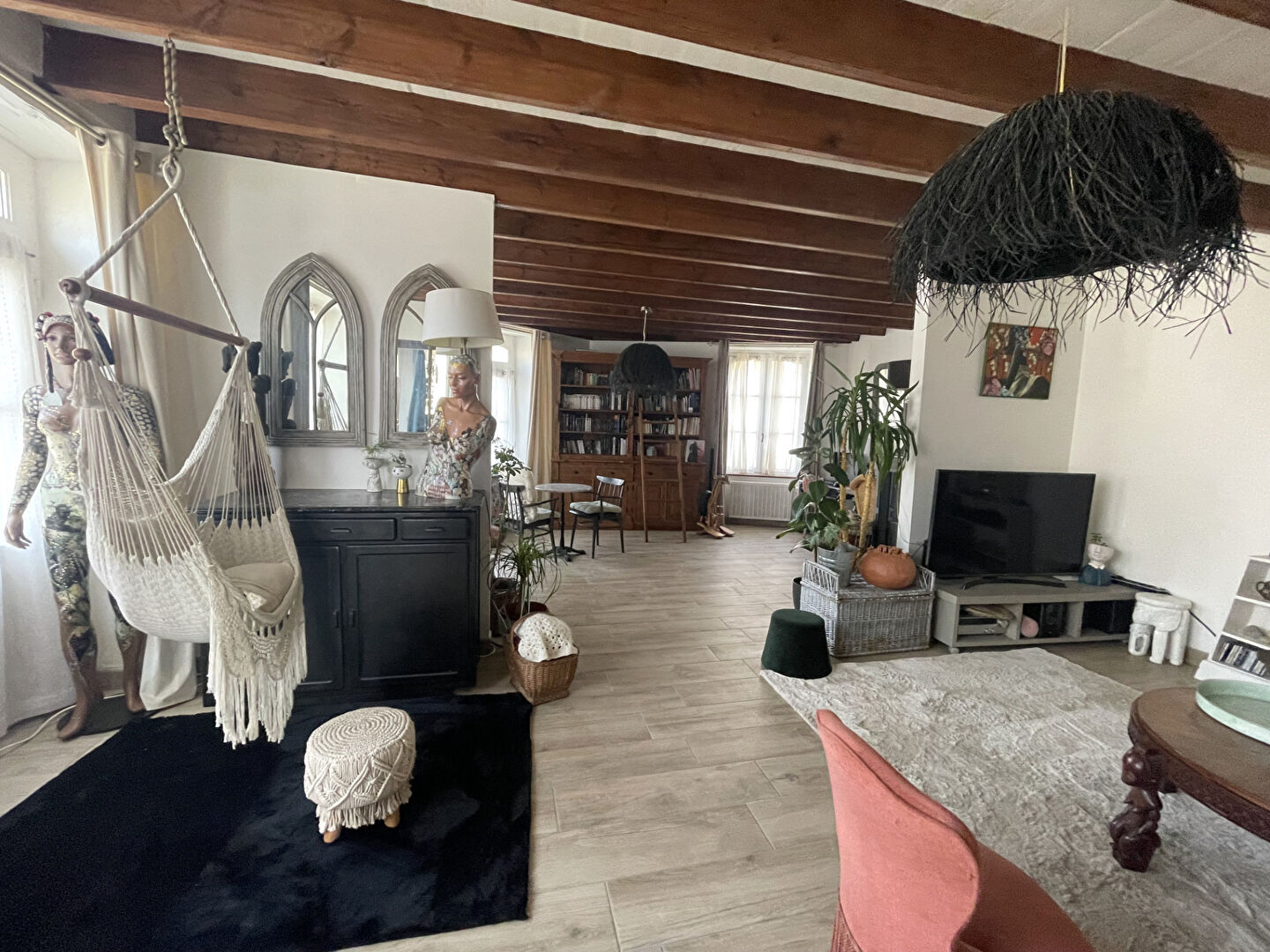 Maison T6 à St leger des pres