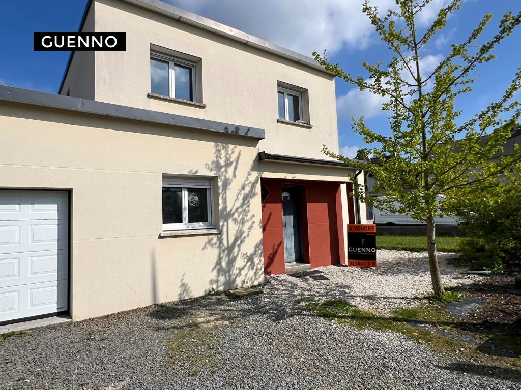 Maison T6 à Irodouer