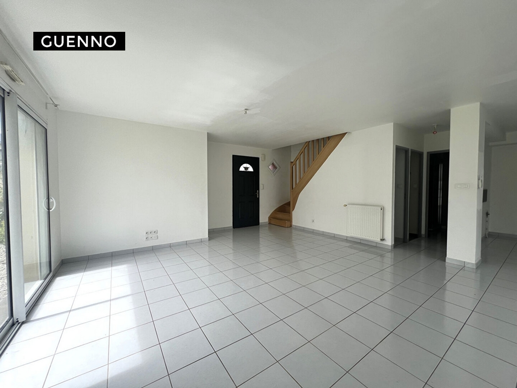 Maison T6 à Irodouer
