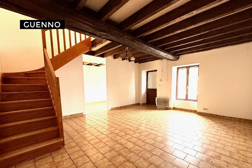 Maison T8 à Bourgon