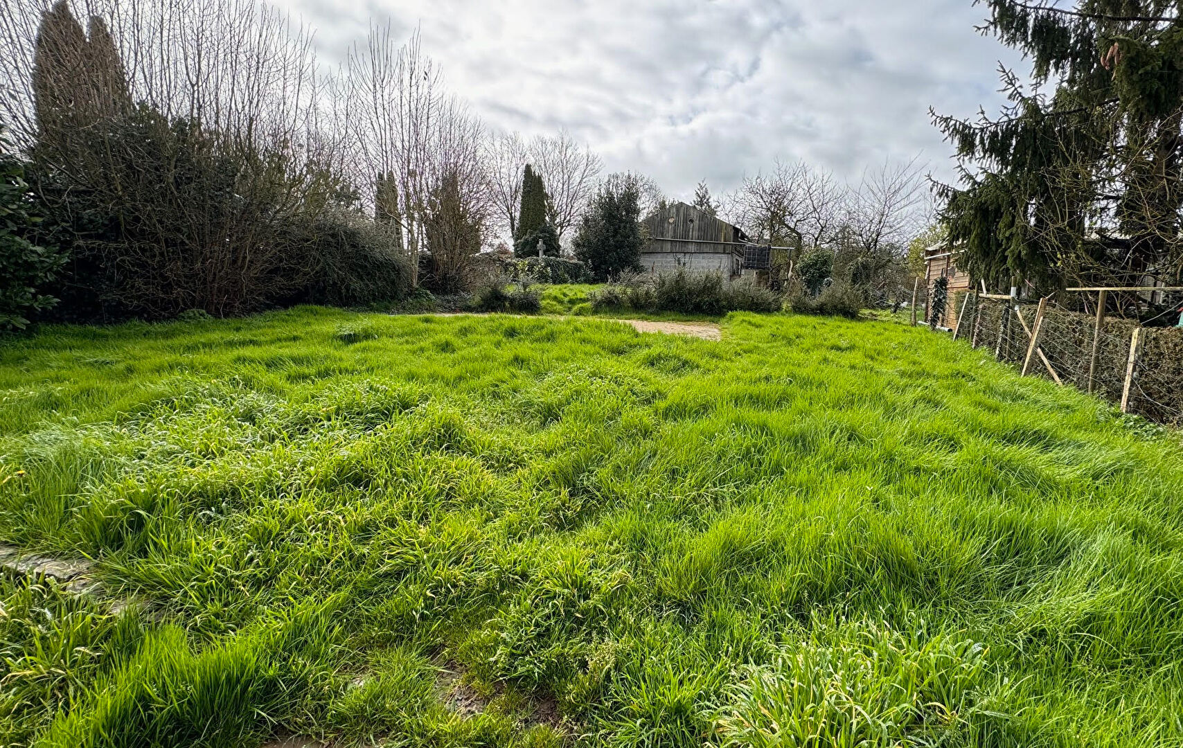 Maison T8 à Bourgon