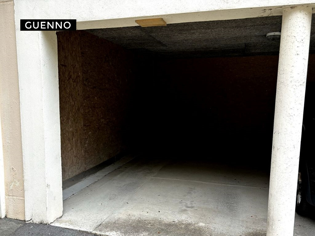Garage T1 à Laval