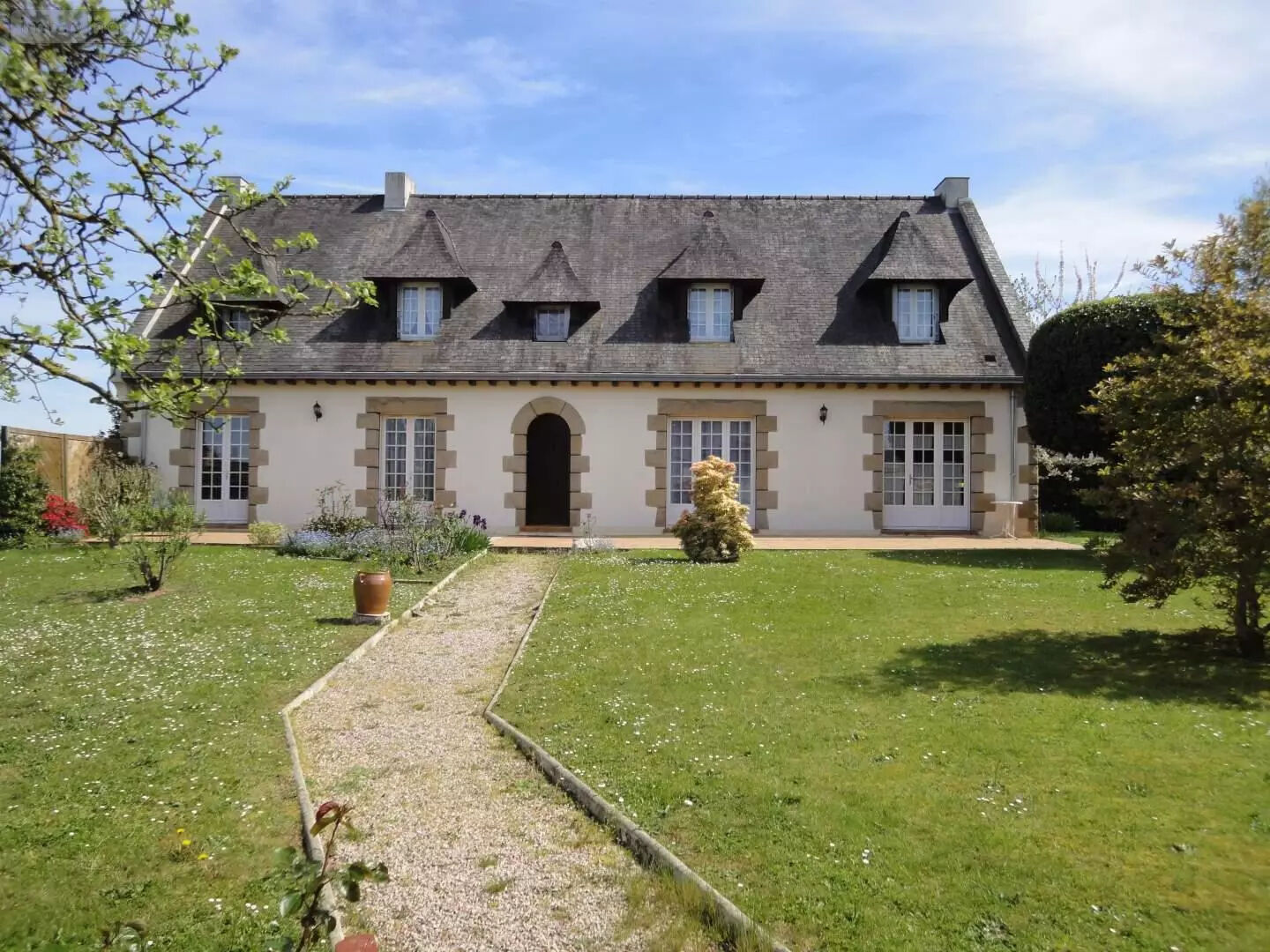 Maison T7 à Breal sous montfort