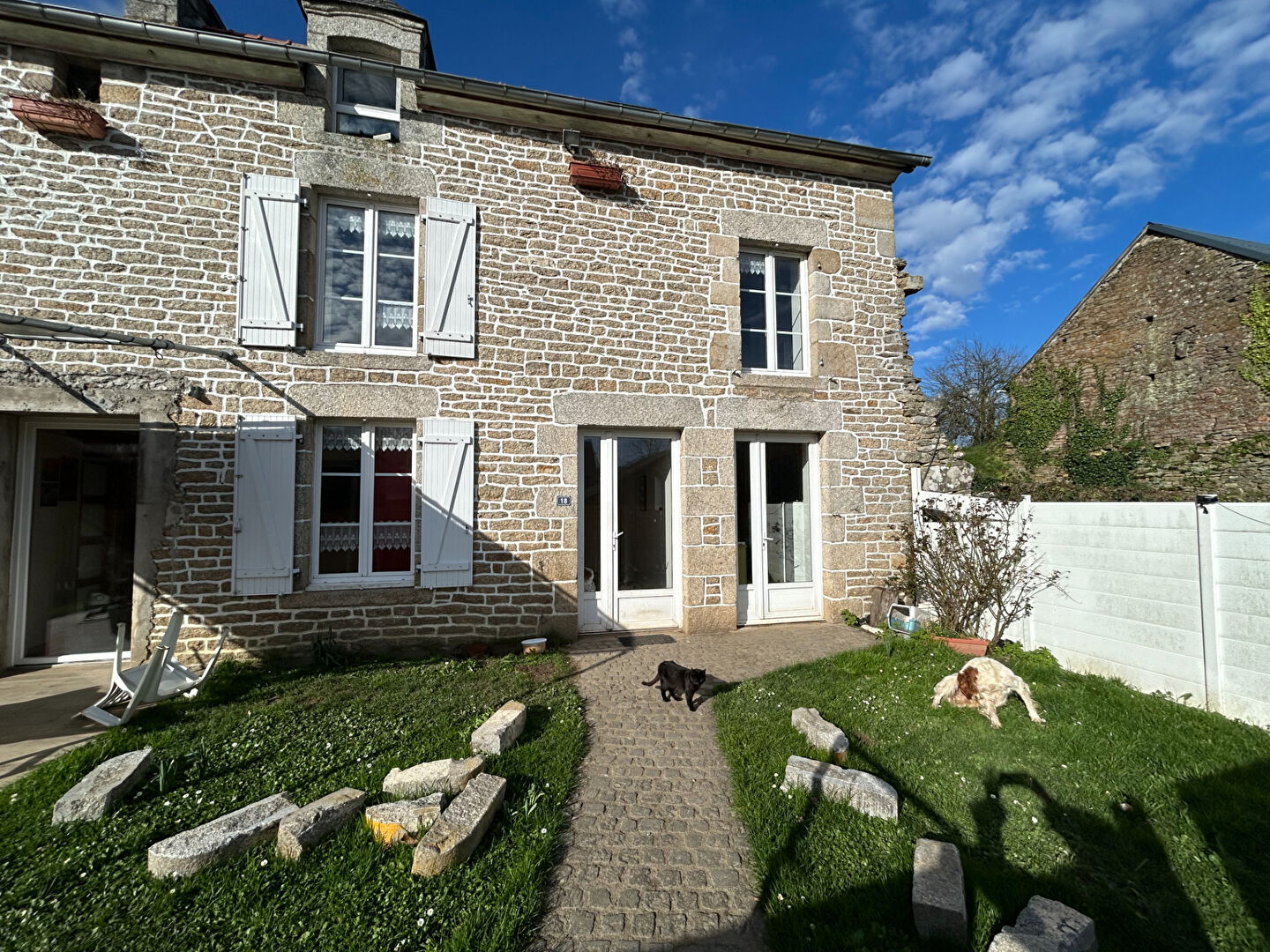 Maison T6 à Plumaudan