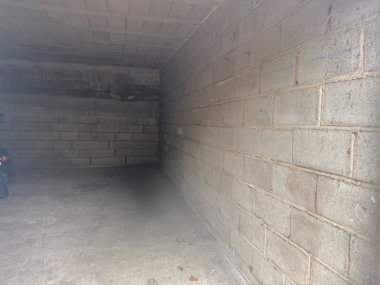 Garage T1 à Laval